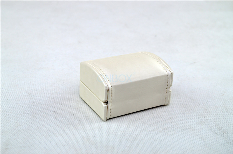 Finger Ring Leather Jewelry Boxes Packaging 60mm x 55mm x 47mm