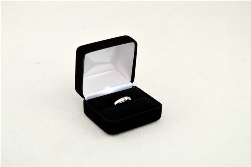 Personalized metal Single Finger Ring Box In Black Long Hair Velvet