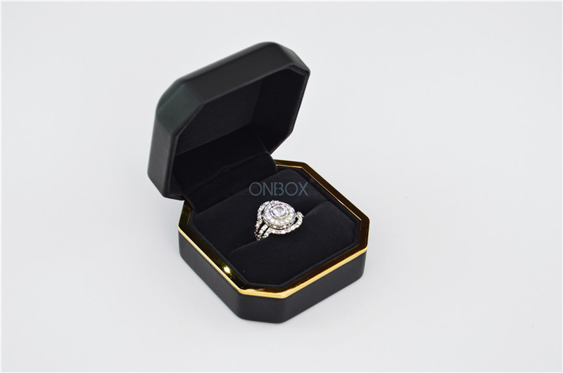 Luxury Leather Jewelry Boxes For Single Finger Ring With LED , Light Box Display Box​   
