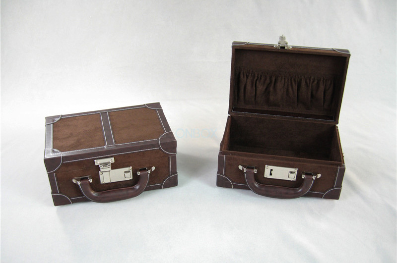 Portable Gift Packaging Boxes Personalized With Handle Lock