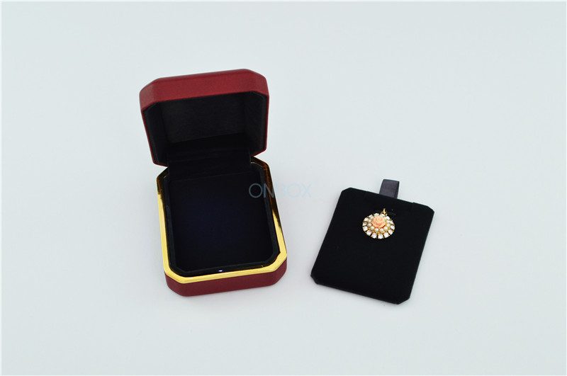 Decorative Lady Pandent me<x>tal Leather Jewelry Boxes With Gold Borders