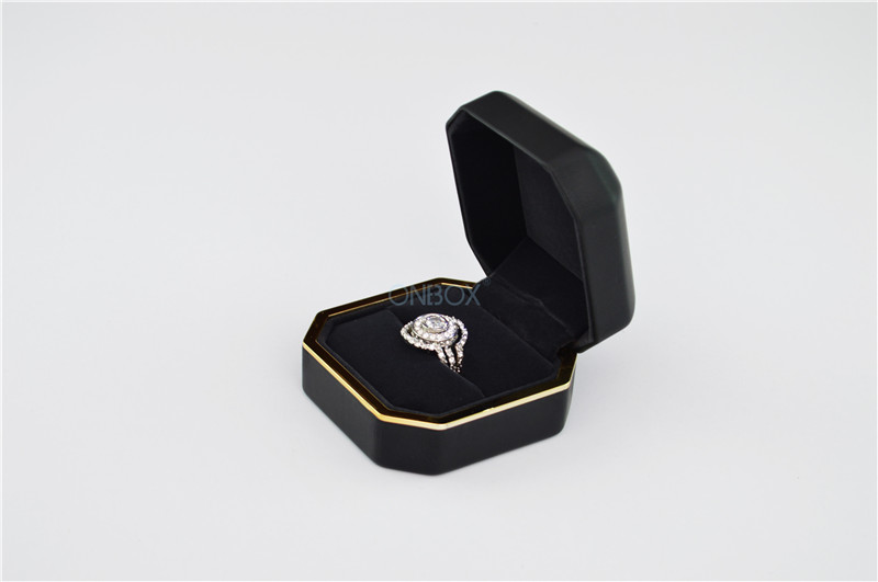 Luxury Leather Jewelry Boxes For Single Finger Ring With LED , Light Box Display Box​   