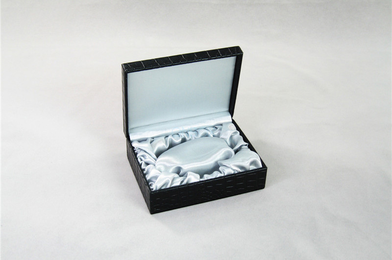 Crocodile Embossed PU Leatherette Satin Gift Boxes For Men's Belt