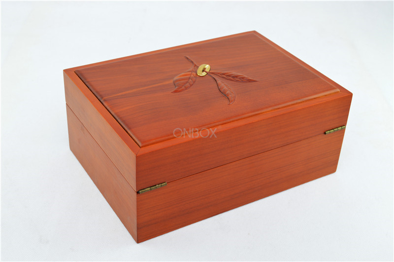 Matt Painting Wooden Boxes Packaging With Basso-relievo Pattern