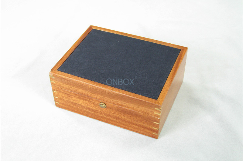 Luxury Painting Cigar Box For Cigars Storage With Humidifier And Hygrometer , Made By Cedar Wood