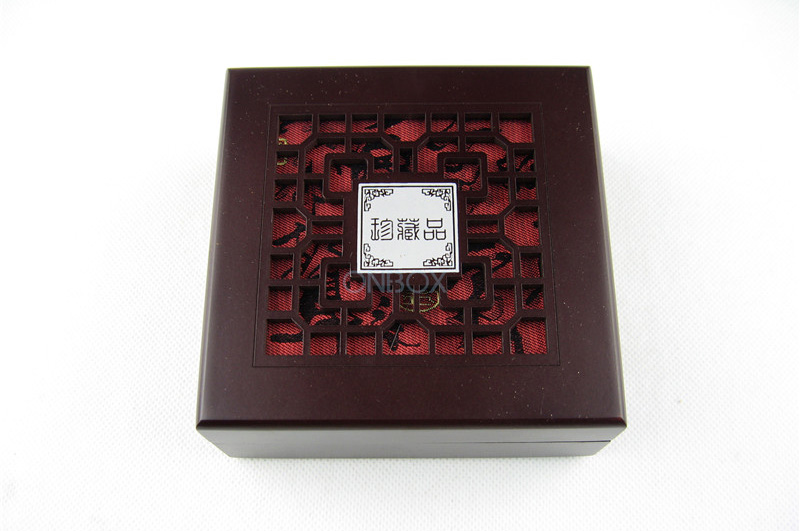 Handmade Wooden Luxury Packaging Boxes / Chinese design Vintage Jewellery Box For Bangle
