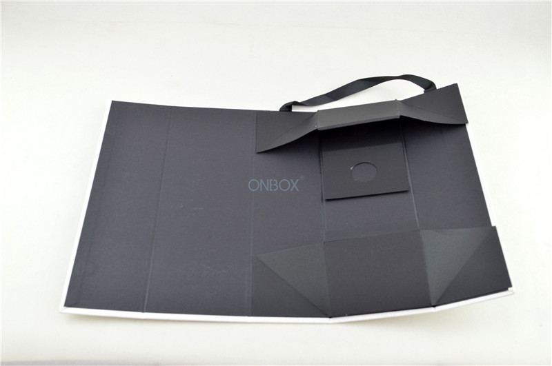 White Luxury Wine Packaging Boxes Recyclable Carrying Handle Strip