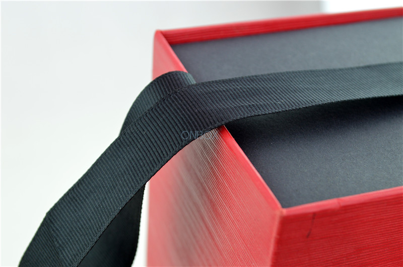 Personalized Wine Packaging Boxes Foldable With Carrying Strip / Luxury Wine Gift Box