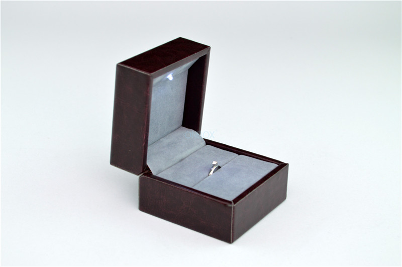 LED Light Personalised Luxury Leather Jewelry Boxes Dark Brown Environment Friendly