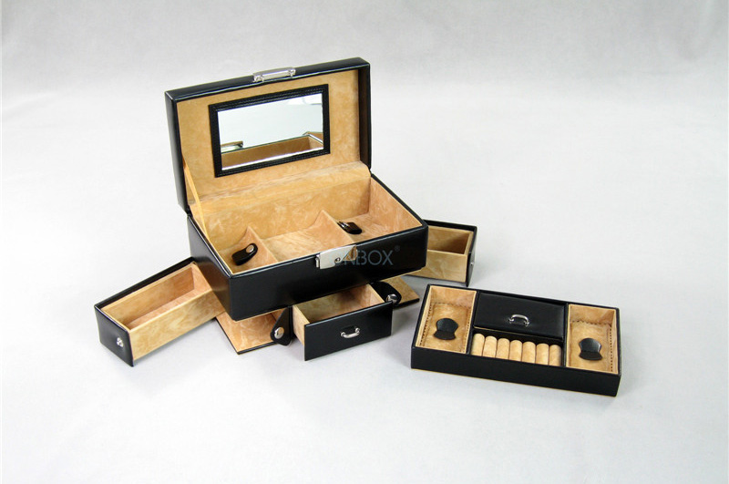 Elegant Handicraft Luxury Jewelry Packaging Boxes For Women / Men