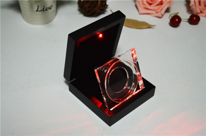 Luxury Lighting Painted Wooden Boxes For Shop Window Coins / Jewellery Display