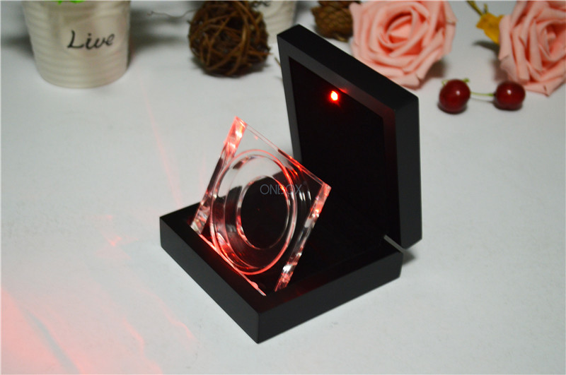 Luxury Lighting Painted Wooden Boxes For Shop Window Coins / Jewellery Display