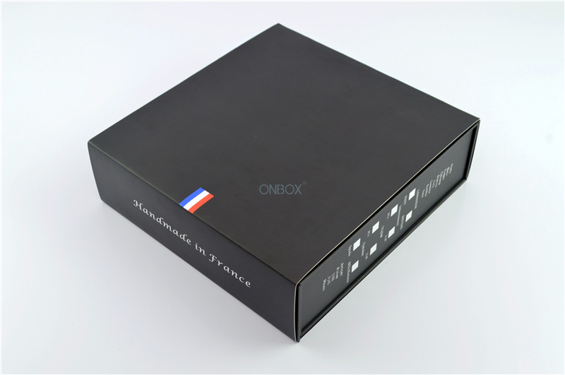 Custom Luxury Boxes In Red PU For Gift Packaging , Wholesale Bulk Gift Box With Satin Strip       Quick Details :     a. Big box size of  220x220x50mm , square shape in wine red PU external with beautiful stitchings