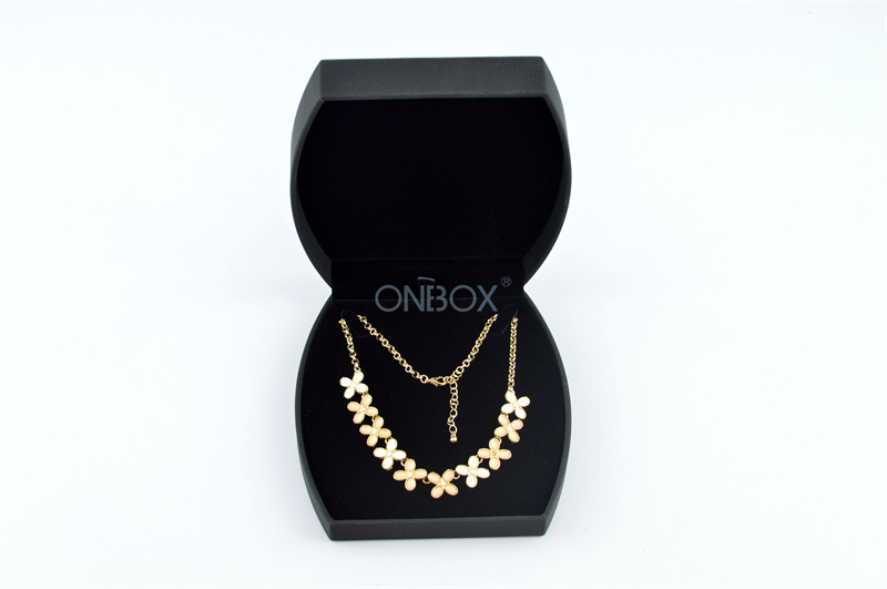 ODM Leather Jewelry Boxes , Butterfly Armoire Jewelry Box For Necklace