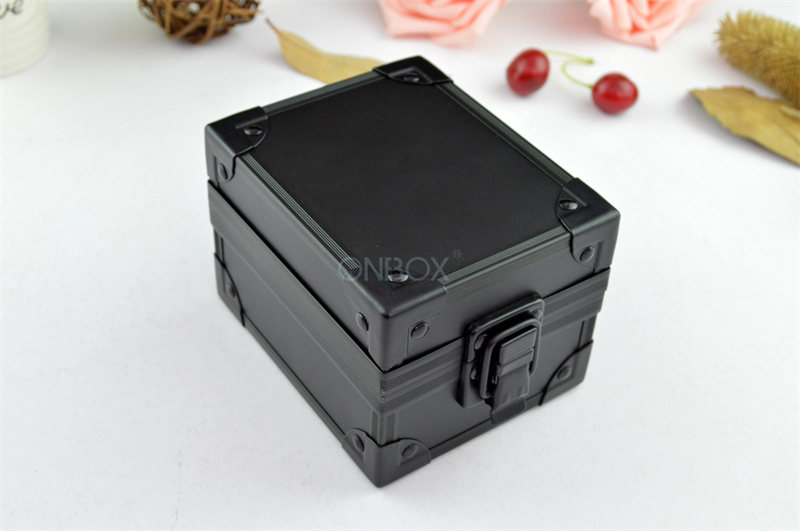 Elegant Aluminium Watch Box For Single Men 'S Watch , me<x>tal Watches Storage Case With Lock