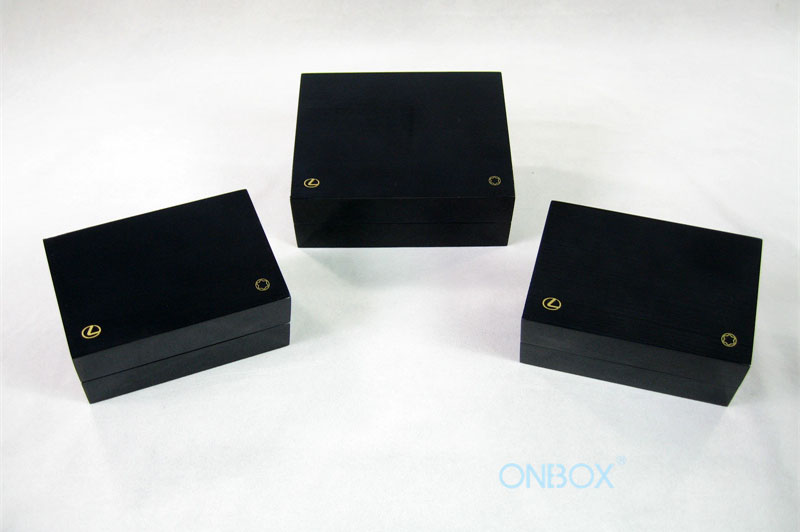 Custom Sizes Top Grade High Glossy Painted Wooden Boxes With Personalized Inserts
