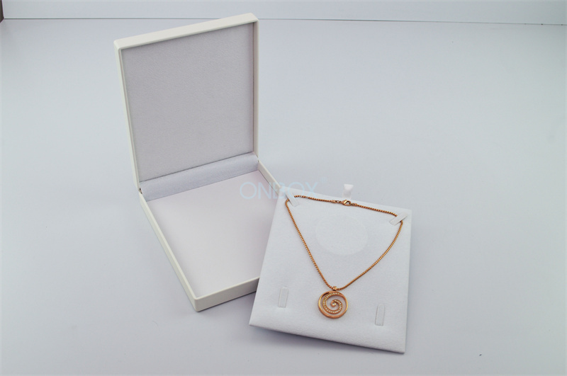 Big Necklace PU Leather Jewelry Boxes In White , Gift Packaging Boxes