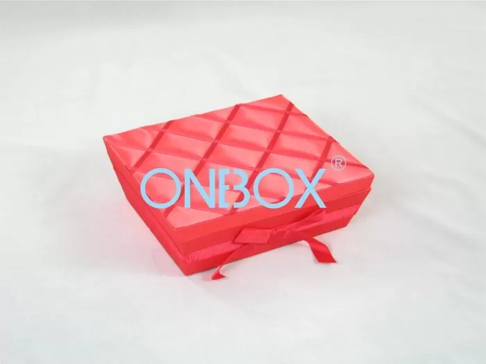 Satin Lovely Lady's Cosmetic Gift Boxes Biodegradable with Butterfly Tie