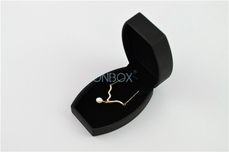 Black Leather Jewelry Boxes With Custom Logo , Luxury Kohls Jewelry Box For Necklace